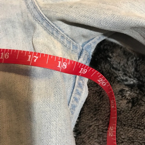 Light wash denim cropped jacket - Picture 7 of 7